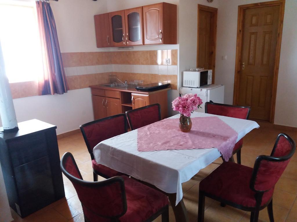 Orbán vendégház Hostal Kovagoors Exterior foto