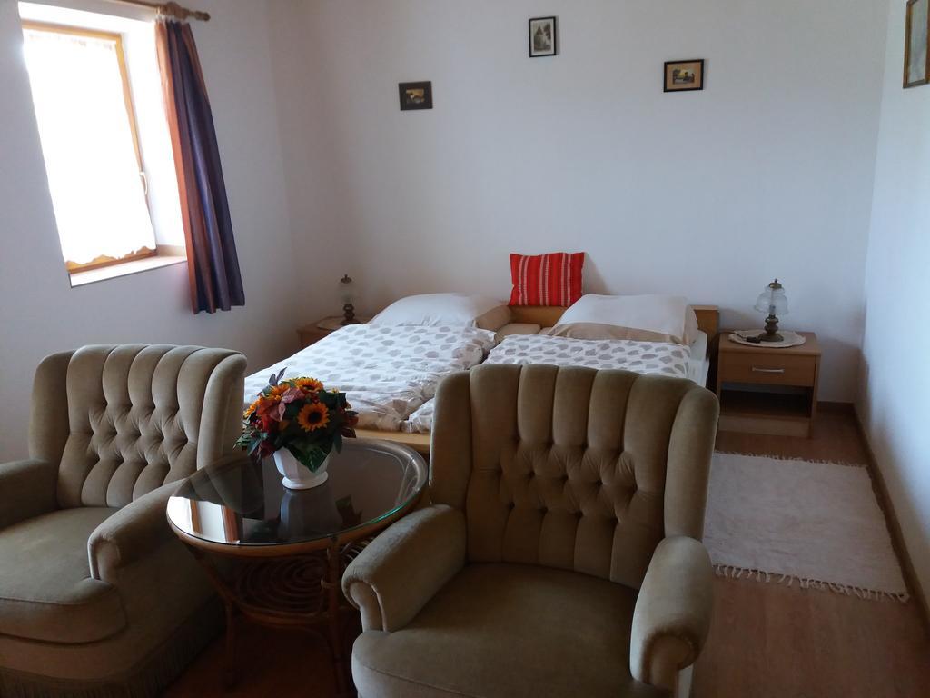 Orbán vendégház Hostal Kovagoors Exterior foto